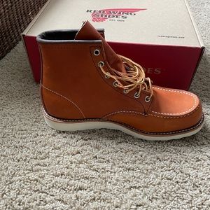 Red Wing 6-inch Classic Moc Boot - Brown size 10.5